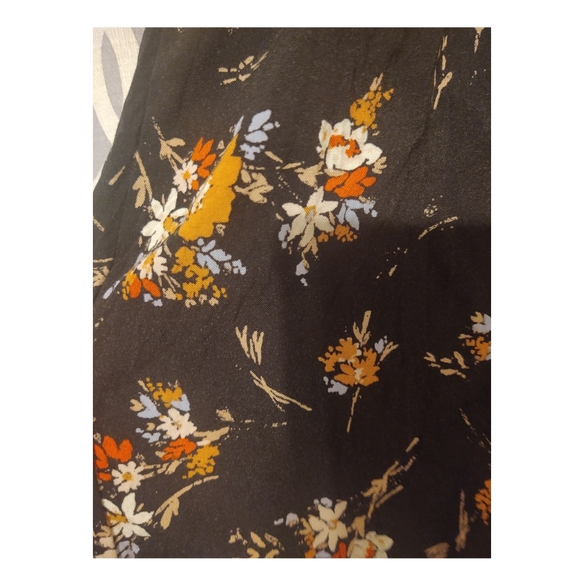 Floral short romper - Picture 3 of 3